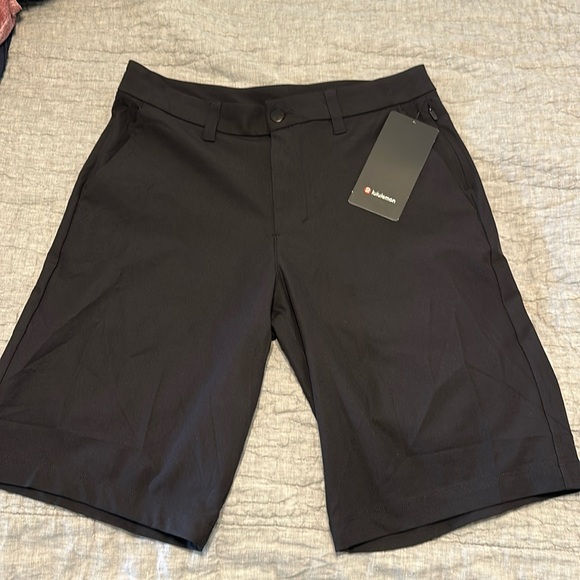 Lululemon NWT Commission Short Relaxed 11” - Picture 1 of 3